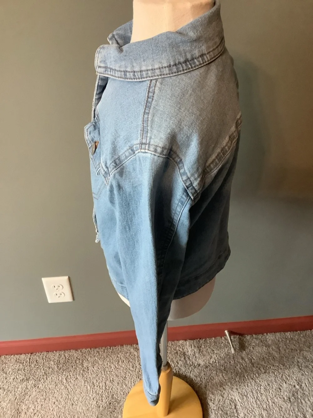 BCBG Girls XS (5-6) Light Blue Kids Denim Jacket - Excellent Condition.